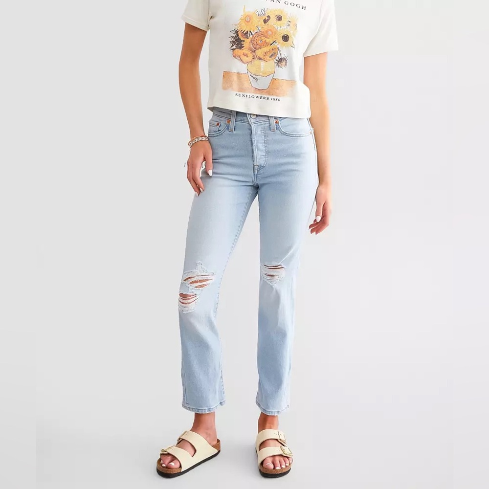 NWT LEVIS Wedgie Distressed Light Blue Jeans. Size 28.